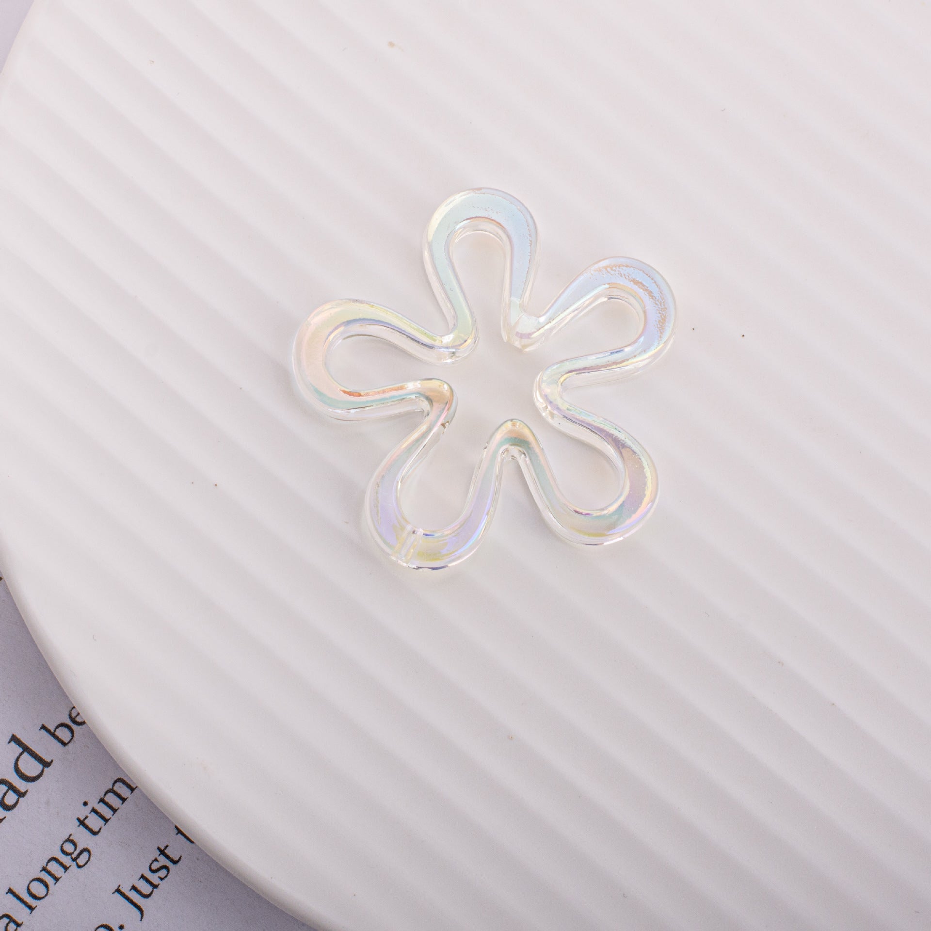 Wholesale 10PCS  Small Flower Large Wreath Vertical Hole Through Hole Acrylic Beads
